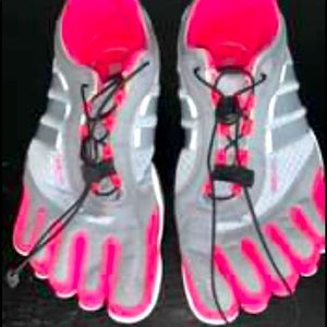 Size 6 1/2 adidas shoes